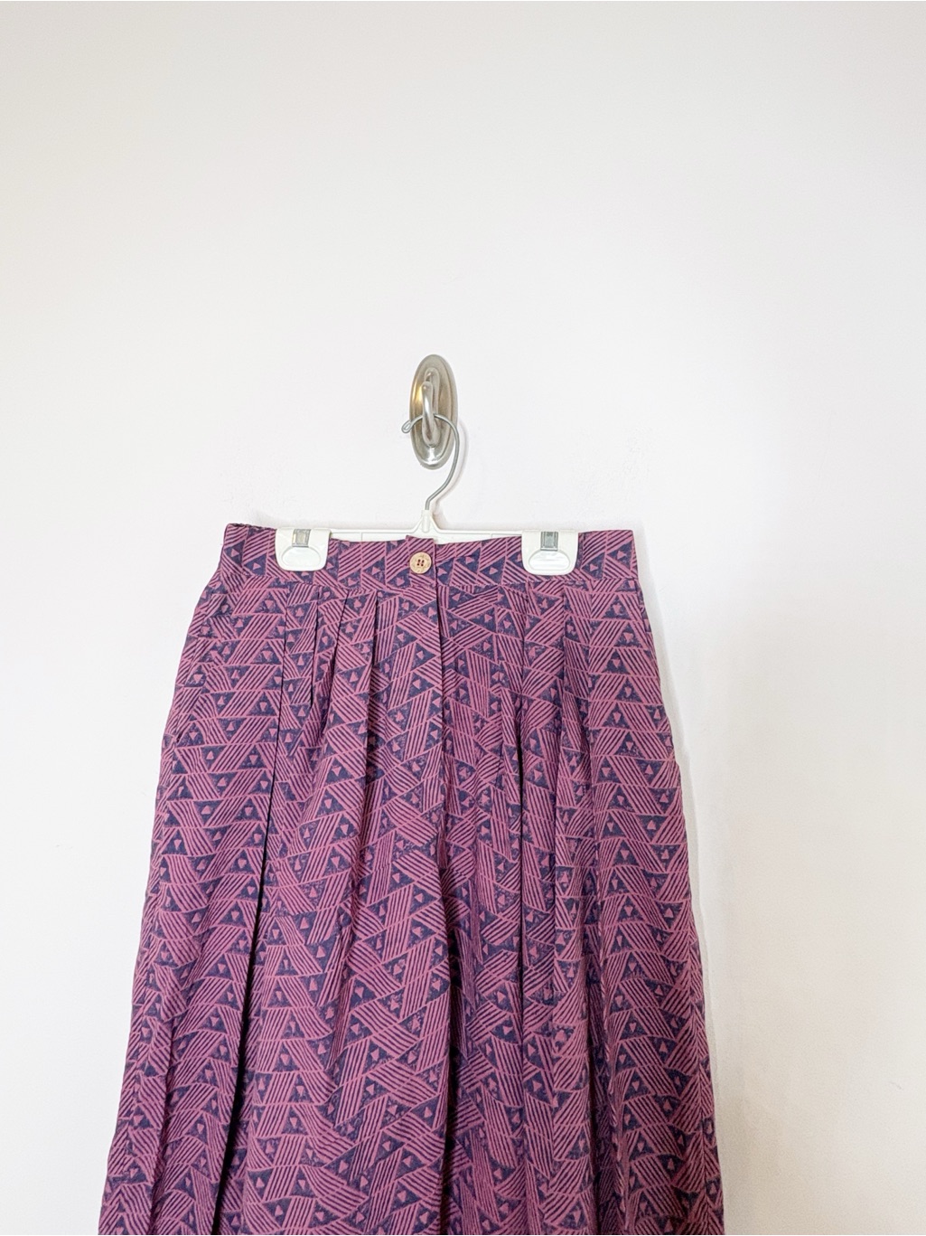 World Of Crow Pleated Pants Plum Size Small — image 3 of 8